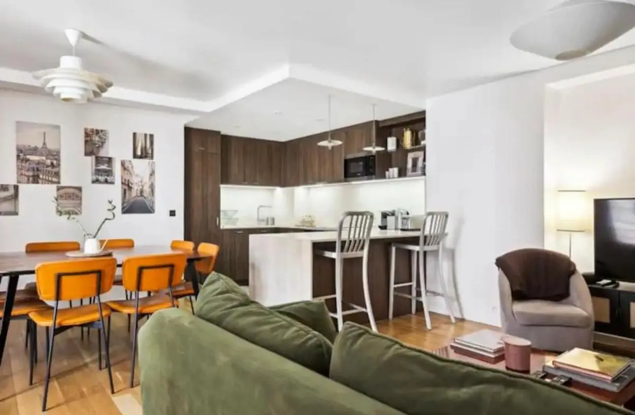 Spacious Apartment - 4B-8P - Sentier Paris 0*,  France