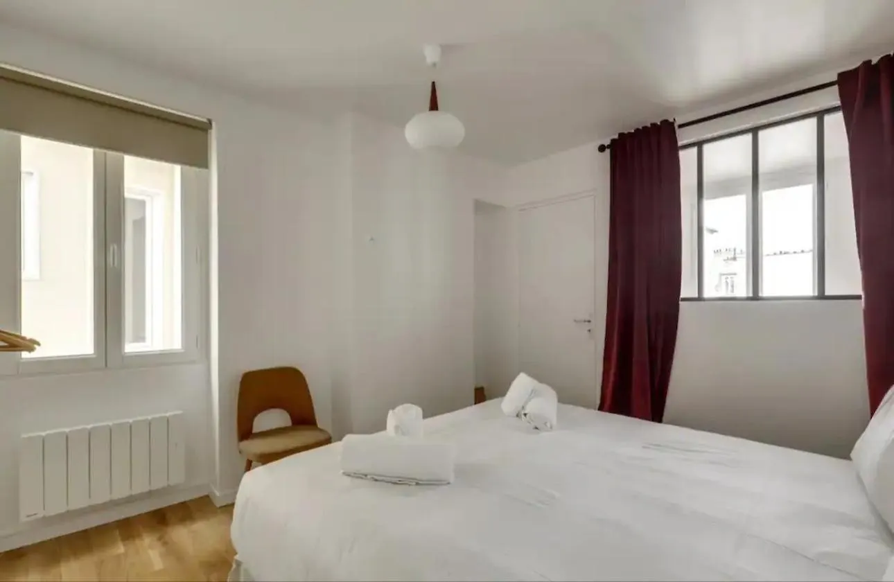 Spacious Apartment - 4B-8P - Sentier Paris 0*,  France